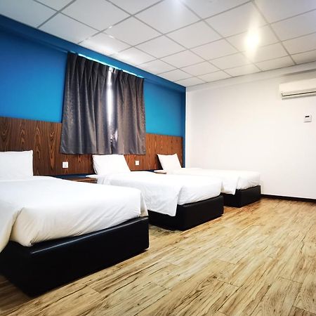 3-Plus Hotel Кота-Кінабалу Екстер'єр фото